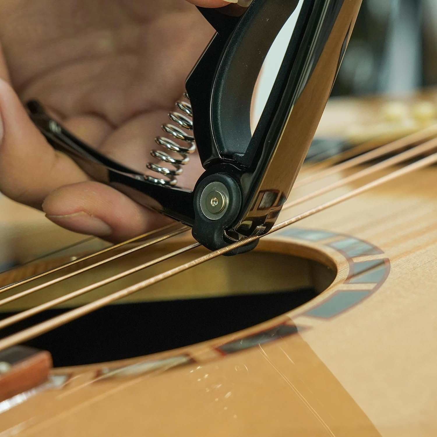 4-in-1 ギターカポ 6 弦アコースティックギターおよび - Guitar Capo Clip のレビューと価格